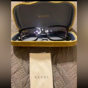 GUCCI GLASSES LIKE NEW. HARD CASE, CARRY BAG & GLASS CLEANER INCLUDED.